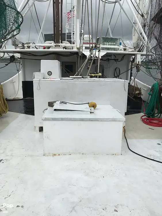 Nava de pescuit tip trauler de vânzare