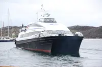 Catamaran de vânzare