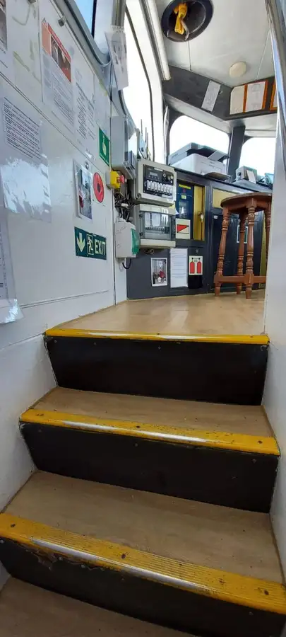 Navă de transport echipaj de vânzare