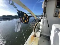 Nava de pescuit tip trauler de vânzare