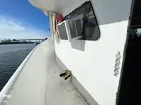 Nava de pescuit tip trauler de vânzare