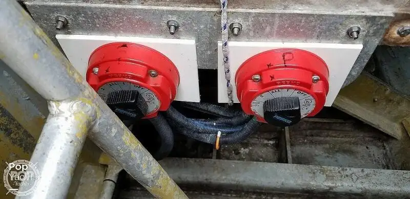 Nava de pescuit tip trauler de vânzare