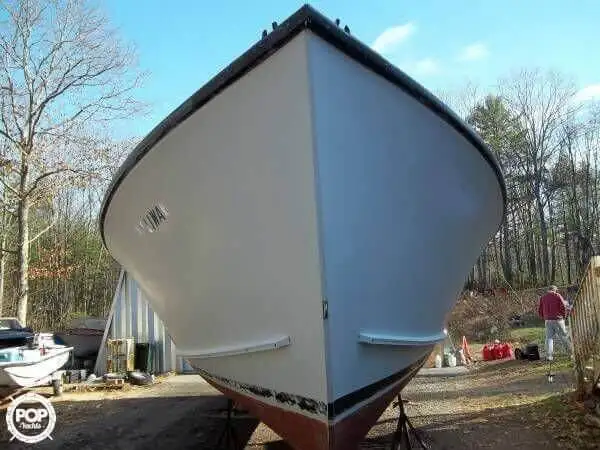 Nava de pescuit tip trauler de vânzare