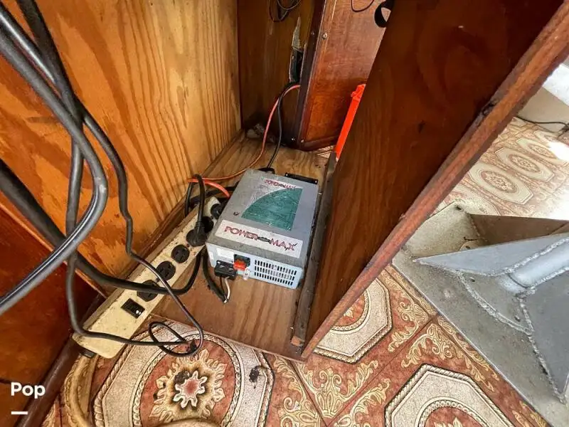 Nava de pescuit tip trauler de vânzare