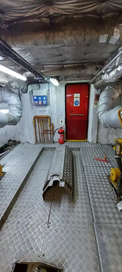 Navă de transport echipaj de vânzare