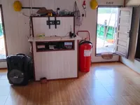 Ambarcațiune de debarcare, cu rezervoare de vânzare