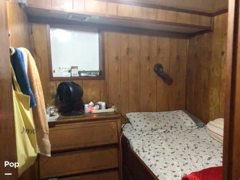 Nava de pescuit tip trauler de vânzare