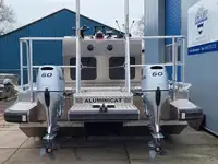 Catamaran de vânzare