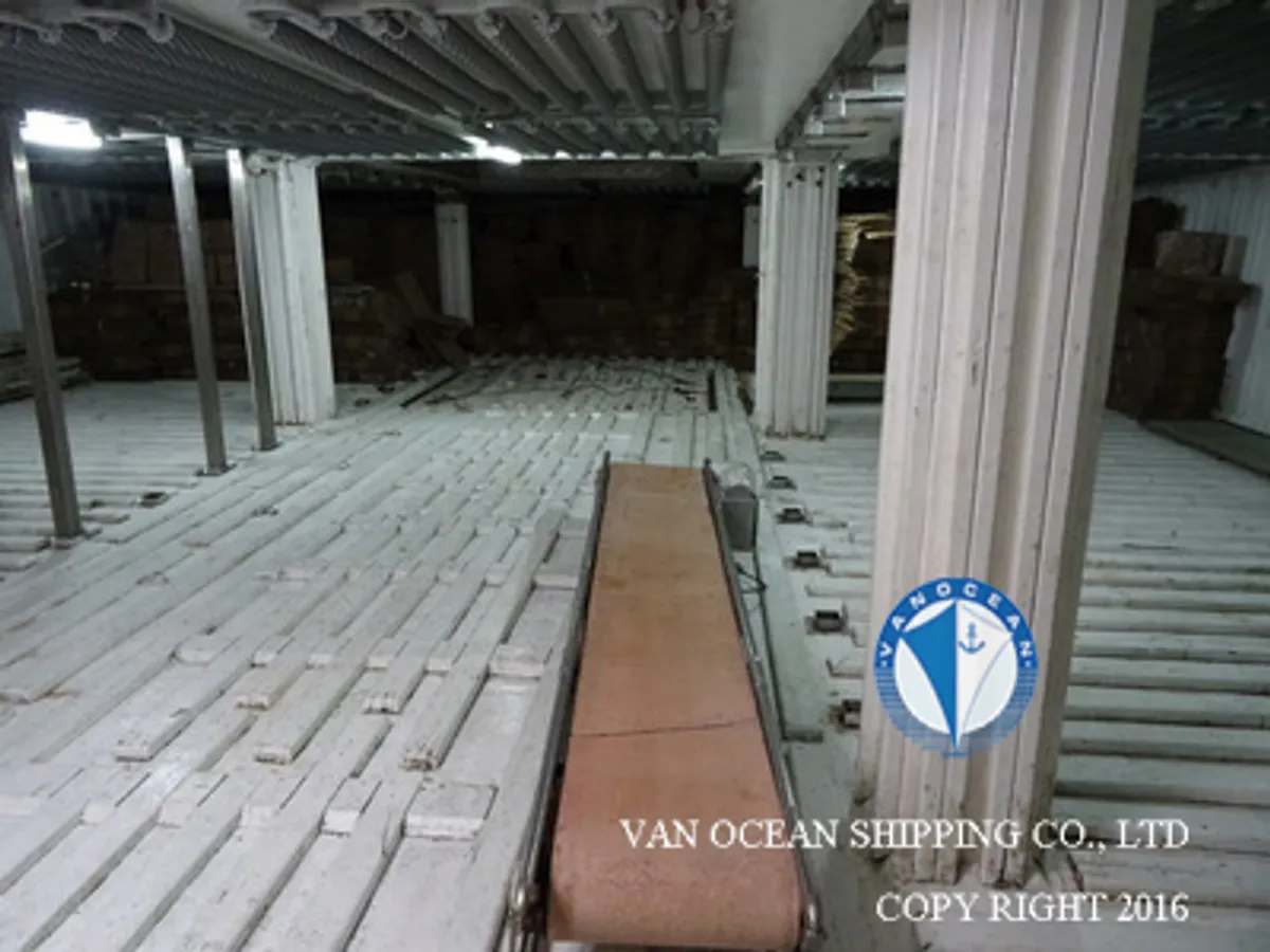 Nava de pescuit tip trauler de vânzare