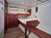 Hotel plutitor de vânzare