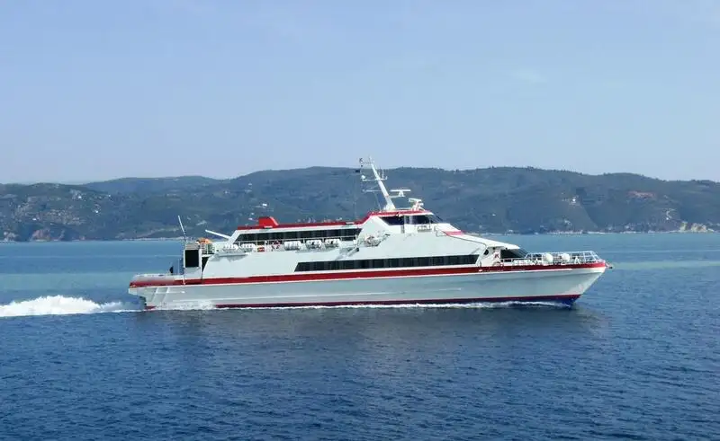 Catamaran de vânzare