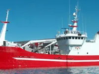 Nava de pescuit tip trauler de vânzare