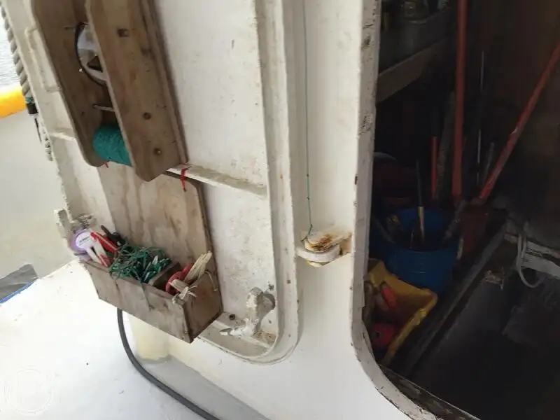 Nava de pescuit tip trauler de vânzare