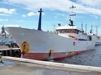 Nava de pescuit cu linii lungi de vânzare