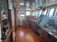 Nava de pescuit tip trauler de vânzare