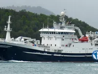 Nava de pescuit tip trauler de vânzare
