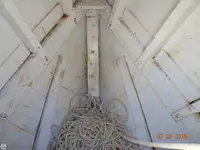 Șalupă de vânzare