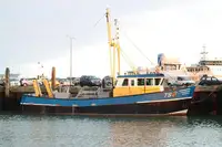 Nava de pescuit tip trauler de vânzare