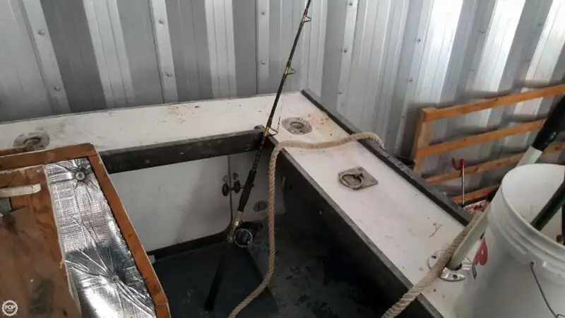 Nava de pescuit tip trauler de vânzare