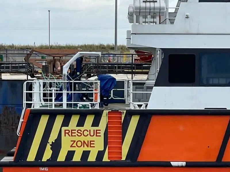 Nava container de vânzare