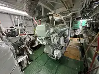 Nava de pescuit tip trauler de vânzare