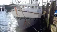 Nava de pescuit tip trauler de vânzare