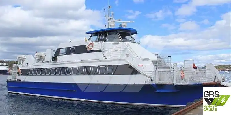 Catamaran de vânzare