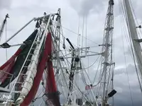 Nava de pescuit tip trauler de vânzare