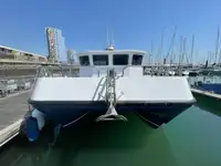 Catamaran de vânzare