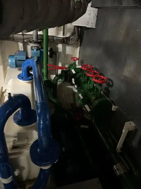 Nava de pescuit tip trauler de vânzare