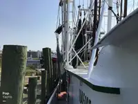 Nava de pescuit tip trauler de vânzare
