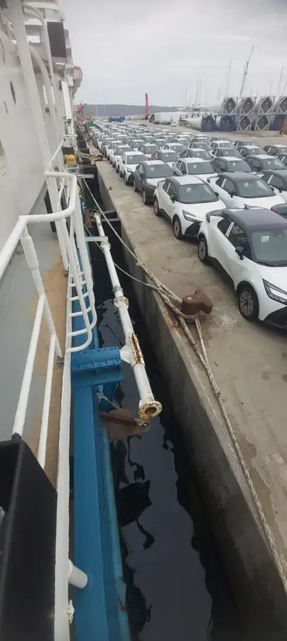 Navă de cercetare de vânzare