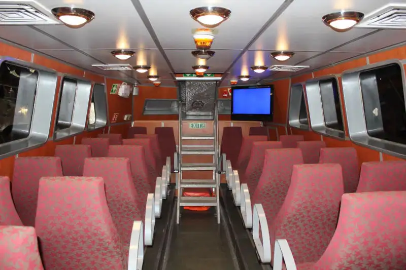 Navă de transport echipaj de vânzare