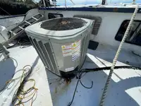Nava de pescuit tip trauler de vânzare