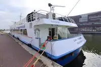 Nava de pasageri de vânzare