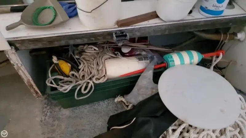 Nava de pescuit tip trauler de vânzare