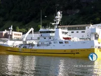 Nava de pescuit tip trauler de vânzare