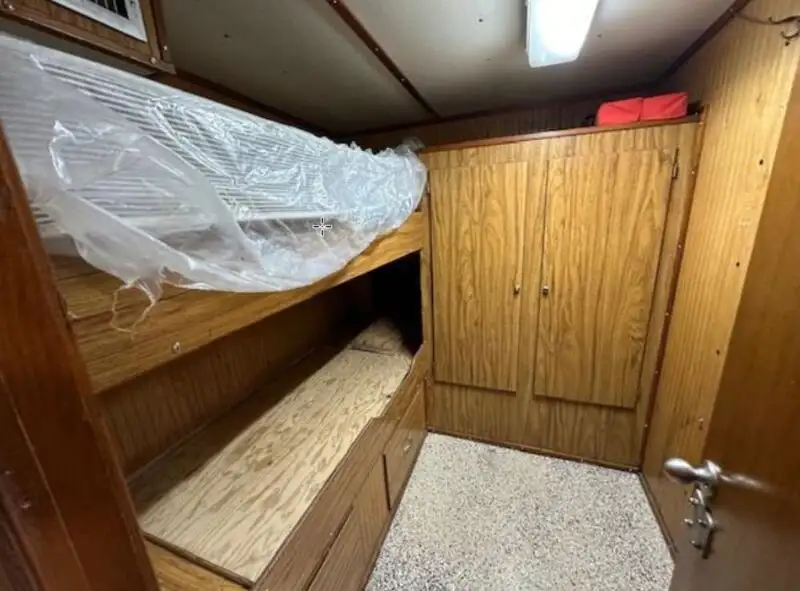 Navă de transport echipaj de vânzare