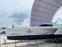 Nava de pasageri de vânzare