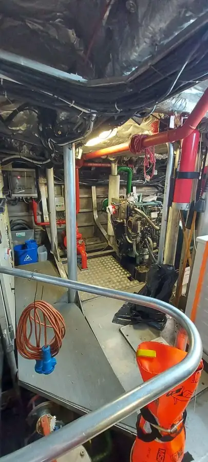 Navă de transport echipaj de vânzare