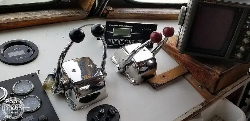 Nava de pescuit tip trauler de vânzare