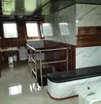 Ambarcațiune de debarcare, cu rezervoare de vânzare