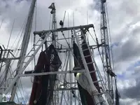 Nava de pescuit tip trauler de vânzare