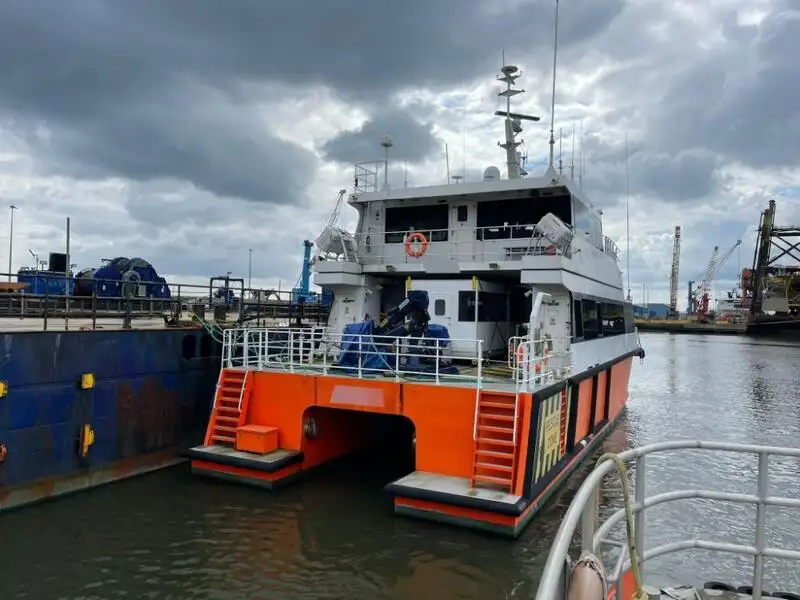 Nava container de vânzare
