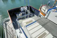 Nava de pescuit tip trauler de vânzare