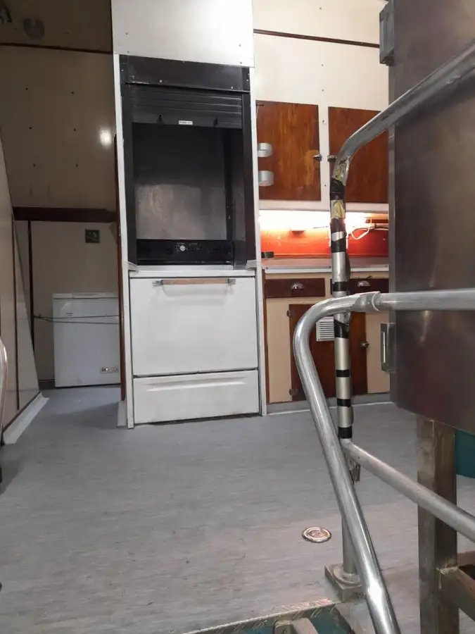Navă de transport echipaj de vânzare