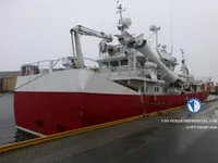 Nava de pescuit cu plase purseine de vânzare
