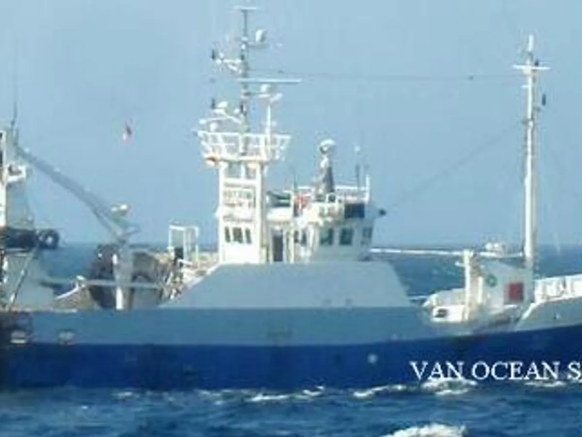 Nava de pescuit tip trauler de vânzare