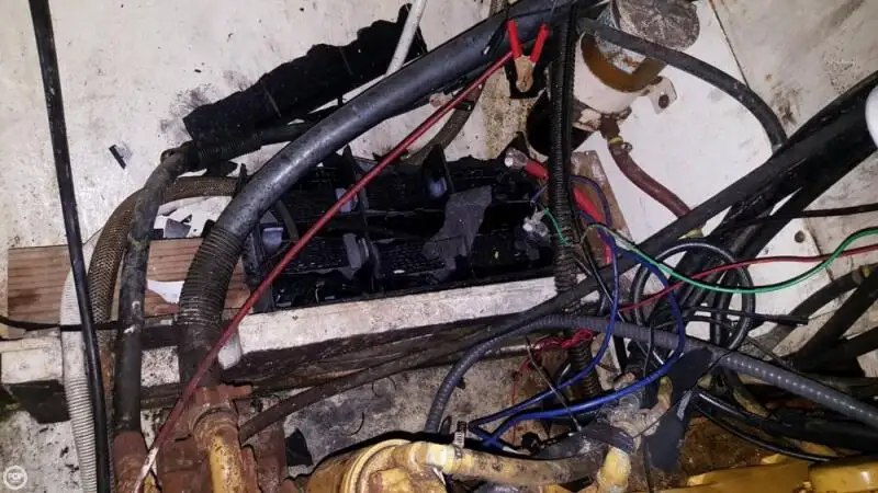 Nava de pescuit tip trauler de vânzare