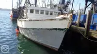 Nava de pescuit tip trauler de vânzare